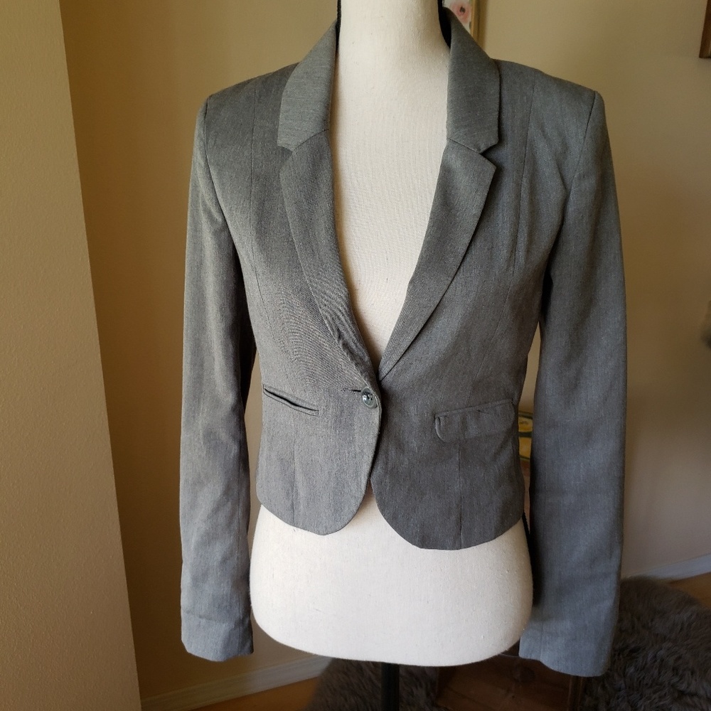 Gorgeous gray blazer